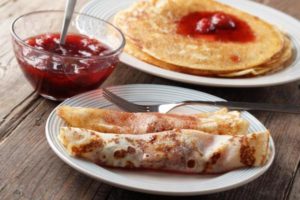 crepes with jam